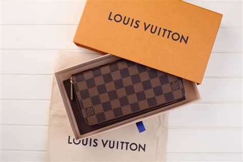 come togliere la muffa da un portafoglio louis vuitton|Guida a: come pulire e prendersi cura del proprio Louis Vuitton.